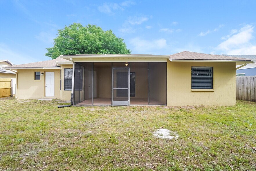 Building Photo - 8134 Royal Hart Dr