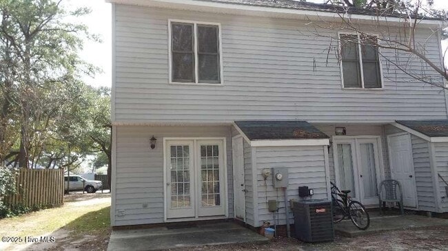 Building Photo - 3200 Crystal Oaks Ln