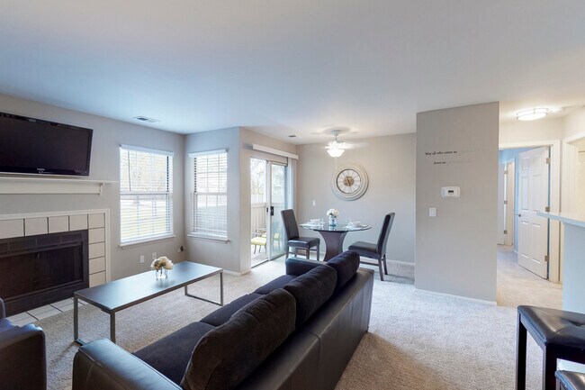 Building Photo - 1411 Johnson Dr