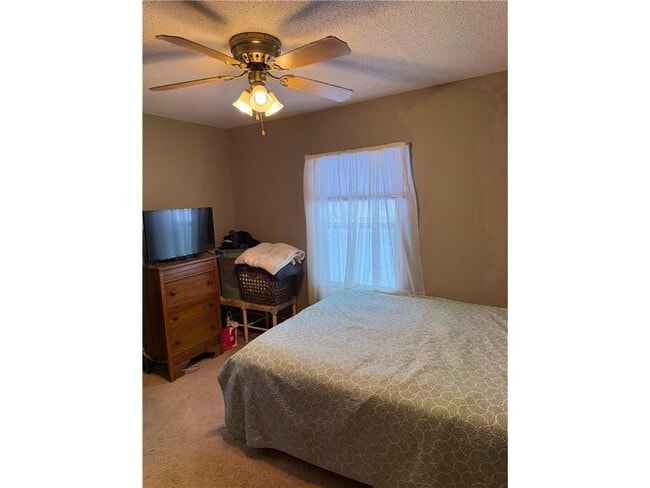 Building Photo - 320 E Main St