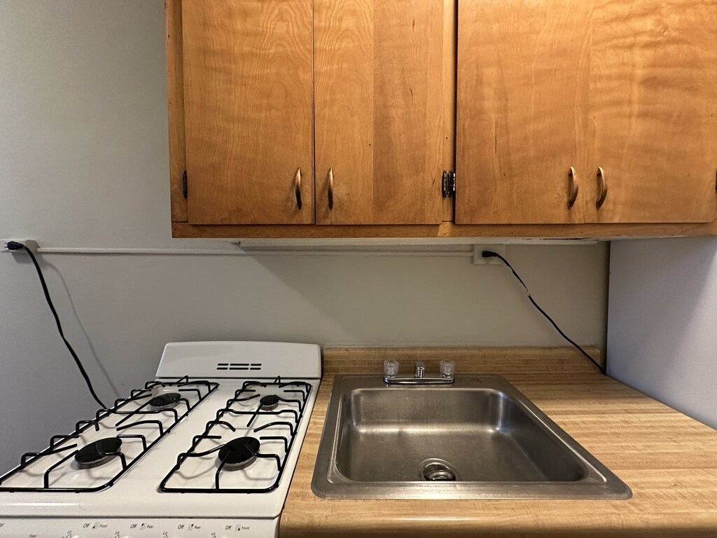 Building Photo - 4632 N Paulina St