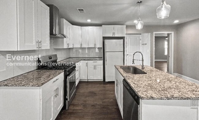 Building Photo - 155 Rosser St SW