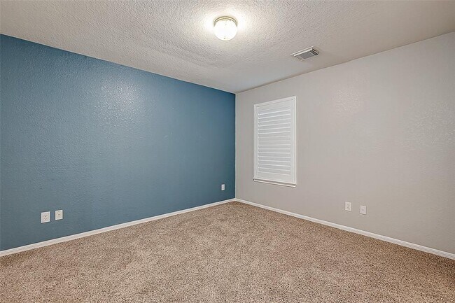 Building Photo - 1419 Kyle Hill Ln