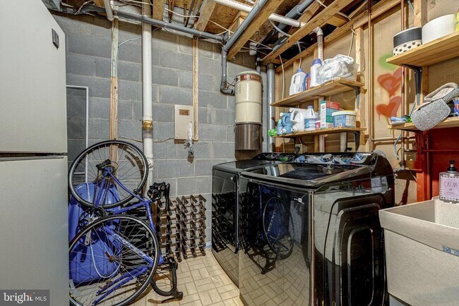 Building Photo - 9312 Silver Mill Pl