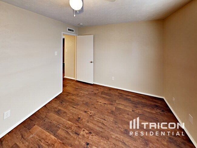 Building Photo - 7125 Hardwood Trail
