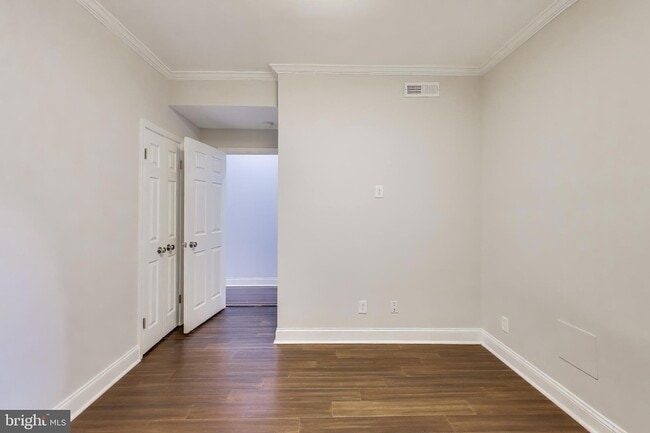 Building Photo - 1724 21st St NW