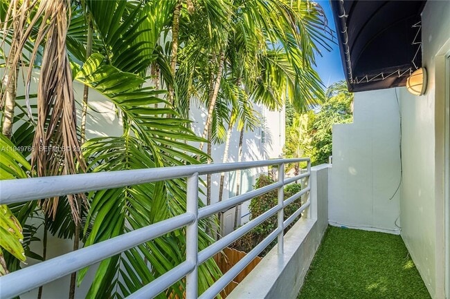 Building Photo - 2945 Bridgeport Ave