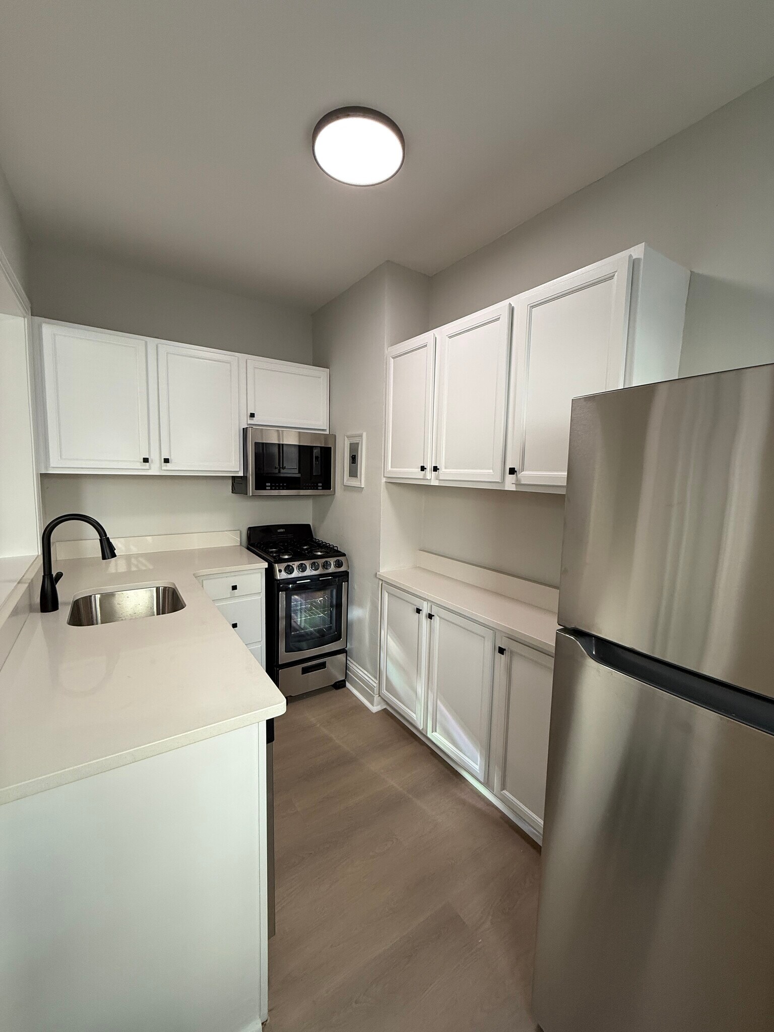 Building Photo - 108 Forrest Ave