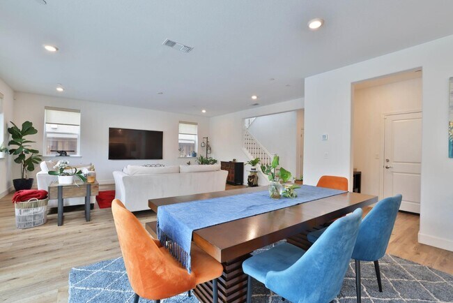 Building Photo - 2887 Penrose Ln