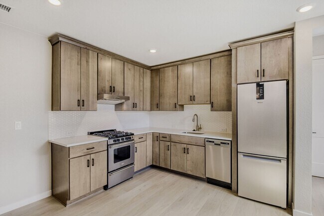 Building Photo - Brand-new residence with an ADU for rent in the highly sought-after Lyric at RidgeGate Lone Tree ...