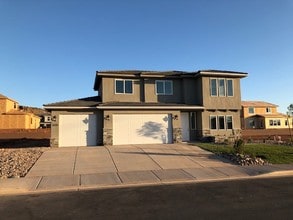 Building Photo - 3378 E Crimson Ridge Dr
