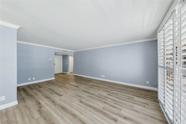 Building Photo - 205 E Harmon Ave