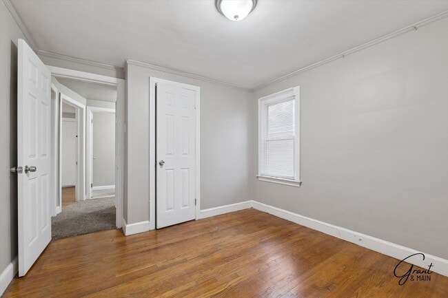 Building Photo - $1400 3 bedroom