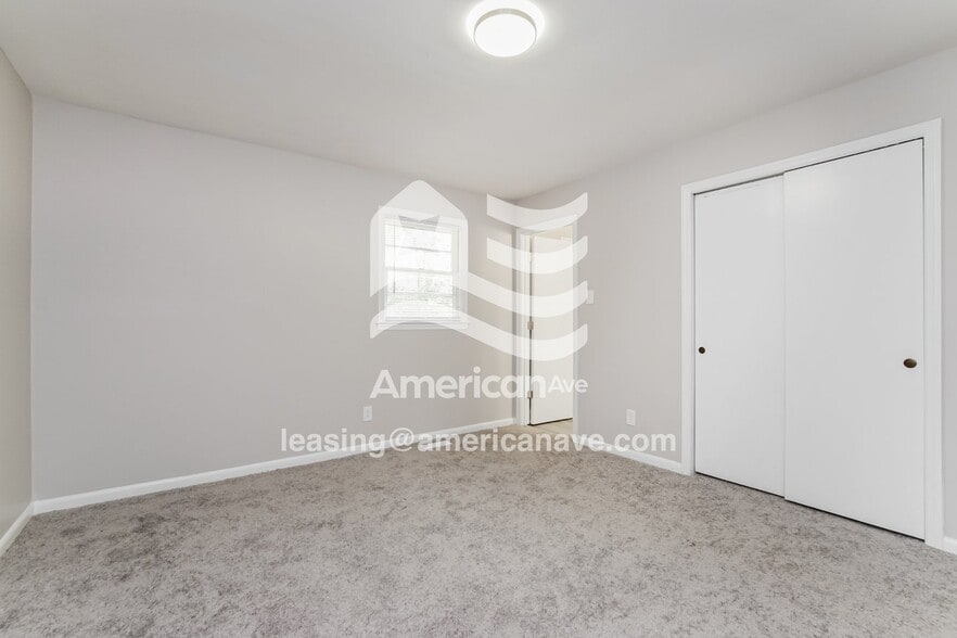 Building Photo - 1405 Hibiscus Rd
