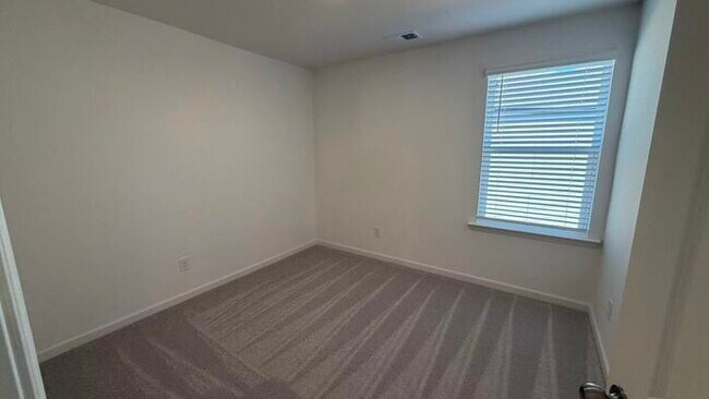 Building Photo - 105 Elijah St