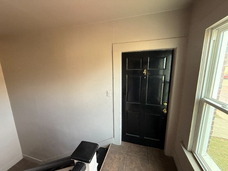 Building Photo - 520 S Fannin Ave