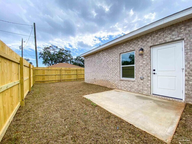 Building Photo - 440 Hancock Ln