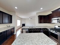Building Photo - 141 Crimson Queen Dr