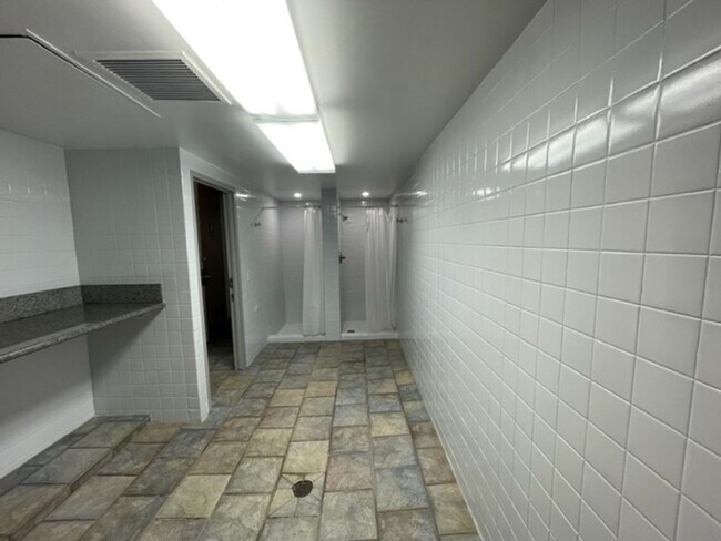 Building Photo - Available on 8/1/25, 600 sqft, 1 Bedroom, ...