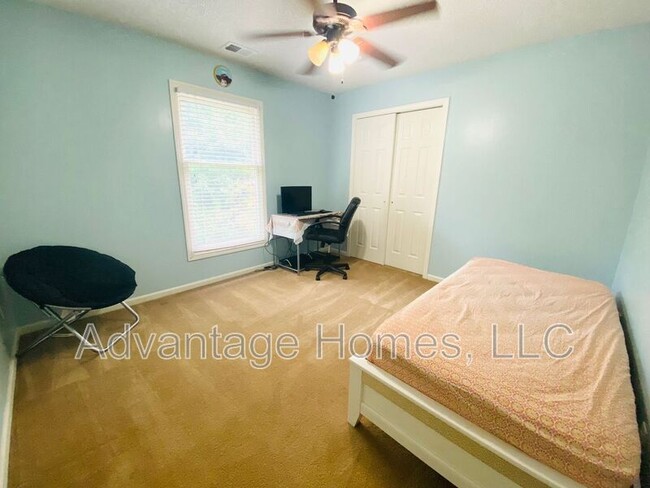 Building Photo - 14117 Parkhill Ln