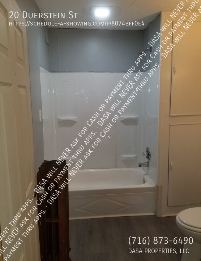 Building Photo - 20 Duerstein - 4 Bed / 1 Bath