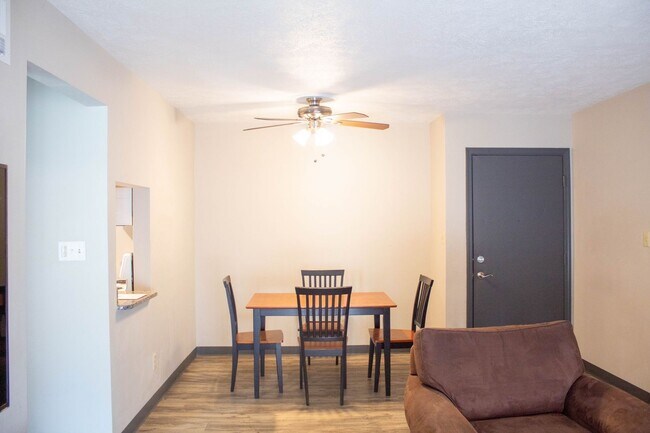 Interior Photo - The Gardens at 304 E Clark