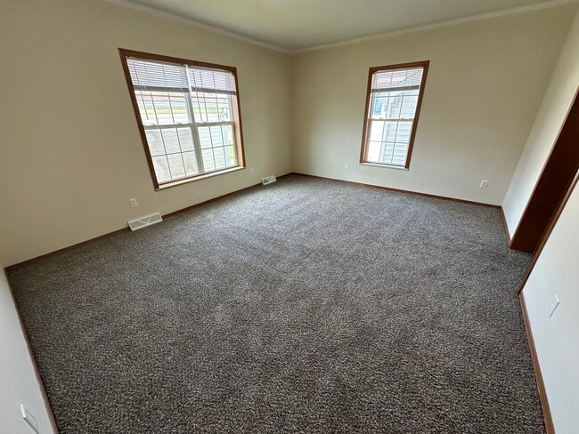 Building Photo - 375 Laurel Oak Ln