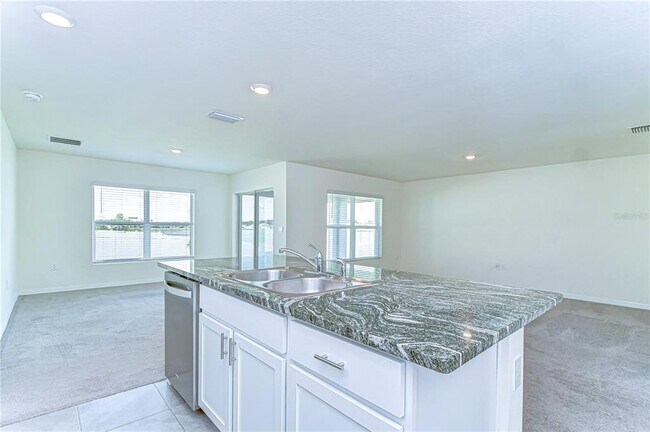Building Photo - 38255 Sonnet Landing Ave