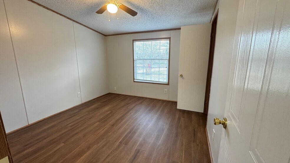 Building Photo - 21120 Binford Rd