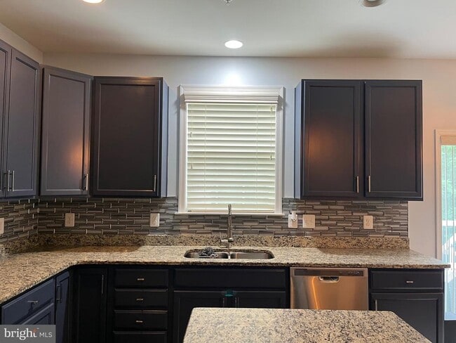Building Photo - 6911 Coldstream Ct