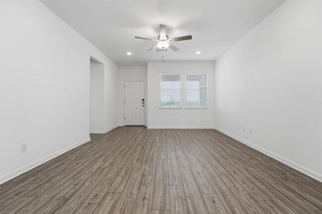 Building Photo - 201 Betsy Rd