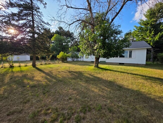 Building Photo - 2 Bed 1 Bath in Nekoosa