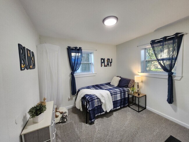 Building Photo - MOVE IN SPECIAL: HALF OFF first full month of rent!!!