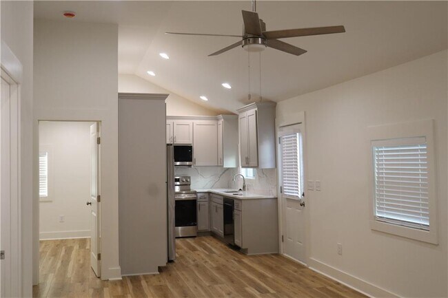 Building Photo - 5120 Railroad Ave