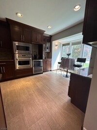 Building Photo - 220 Butternut Dr