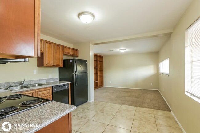 Building Photo - 3305 W Pierson, Phoenix, AZ 85017