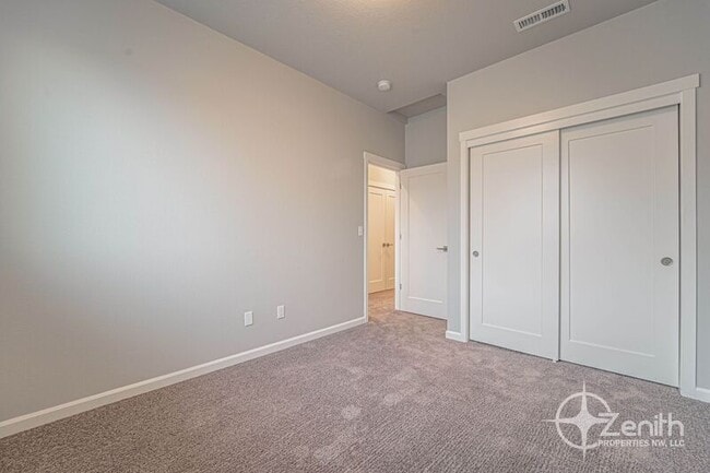 Building Photo - 16304 NE 21st St