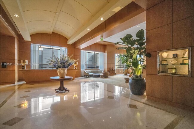 Building Photo - 1435 Brickell Ave