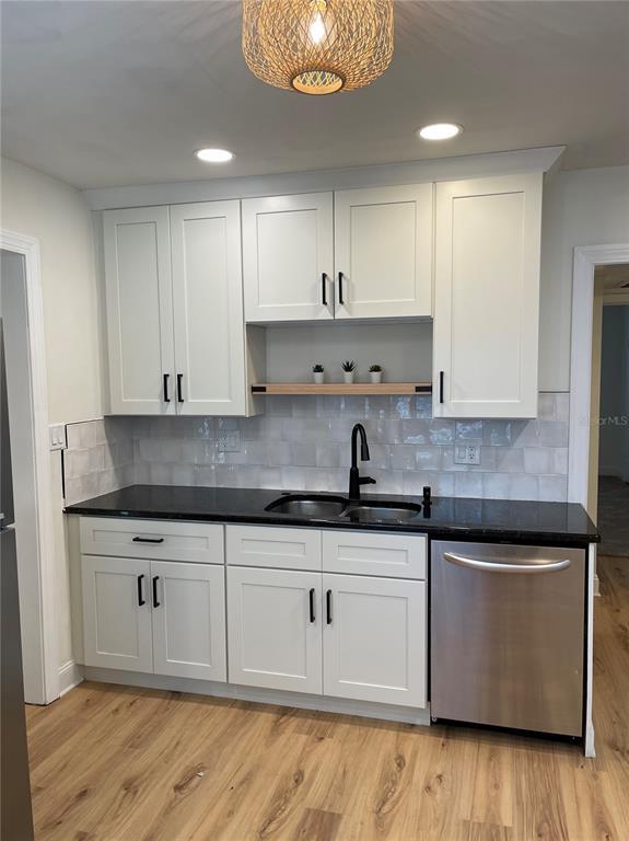 Building Photo - 309 W Palm Dr