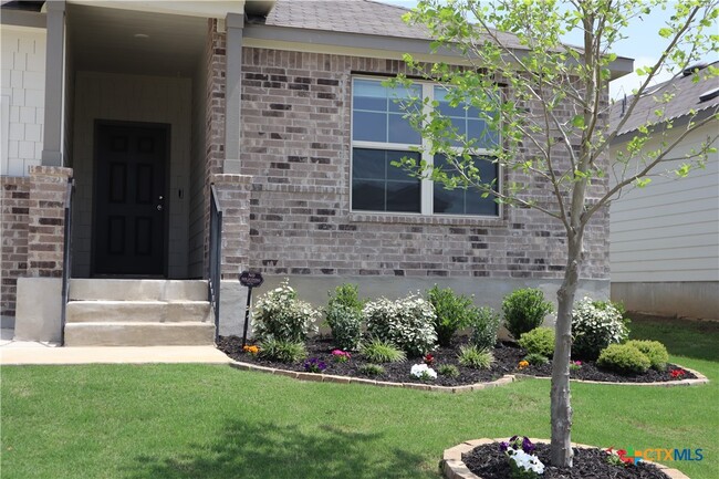 Building Photo - 637 Oleander Crk