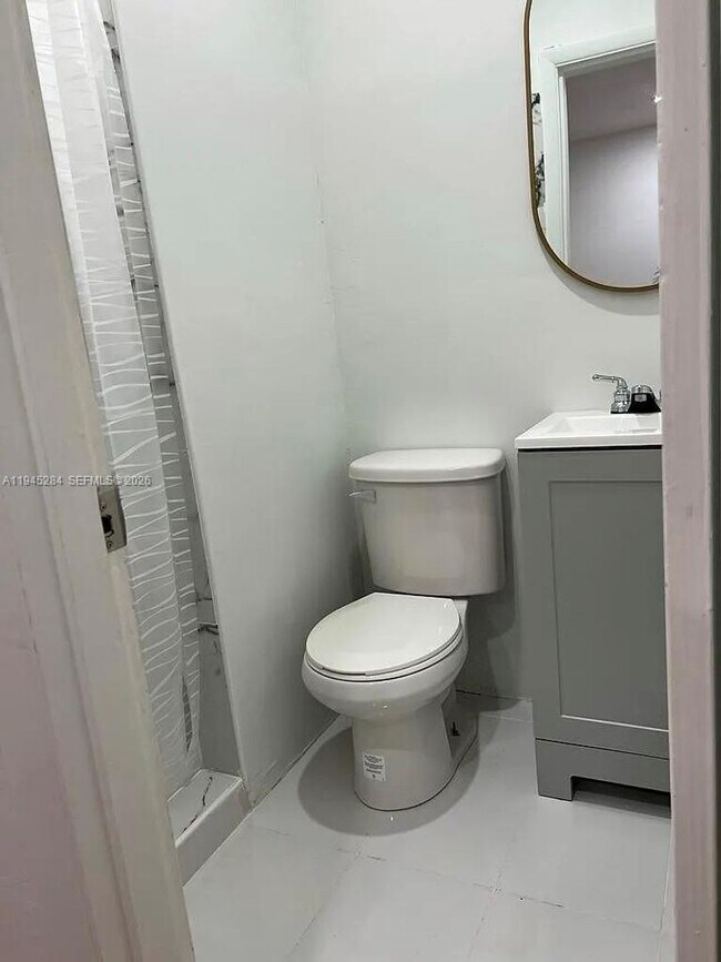 Building Photo - 45 W 60th St