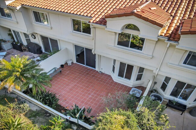 Building Photo - 6463 Zuma View Pl