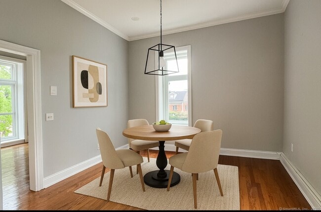 Building Photo - 300 Soundview Ave