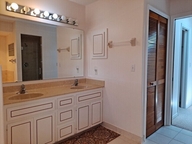 Building Photo - BEACHSIDE NSB FURNISHED RENTAL AVAILABLE MONTHLY!