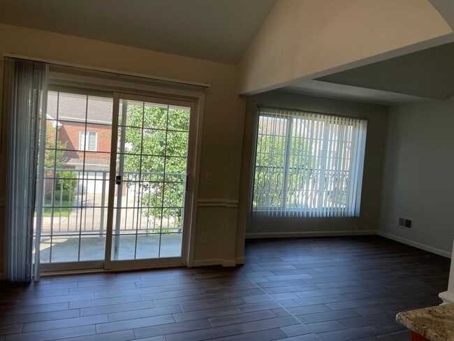 Building Photo - 8170 W Annsbury Cir