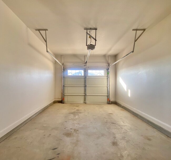 Building Photo - 1602 102nd St