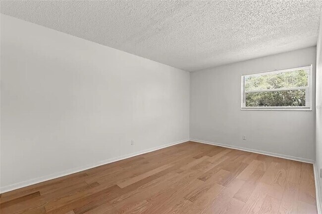 Building Photo - Welcome to Belleair Bluffs!!!!