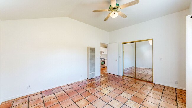 Building Photo - 7470 Mirabel Rd