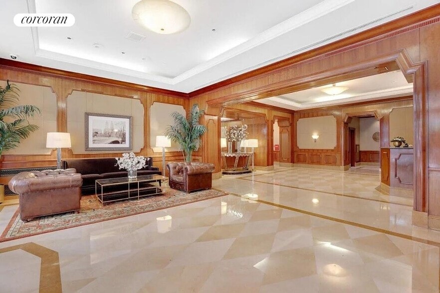 Building Photo - 350 E 82nd St