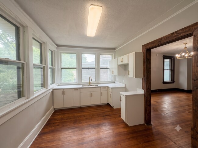 Building Photo - 1258 Agnes Pl
